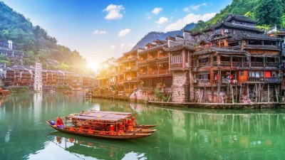 CHUYẾN DU LỊCH HÈ CỦA TẬP THỂ CB, GV, NV