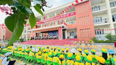 CÁC BÉ KHỐI 5-6 TUỔI TRƯỜNG MNKL THAM QUAN TRƯỜNG TH KA LONG