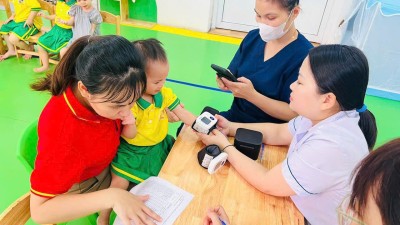 KHÁM SỨC KHỎE ĐẦU NĂM CHO CÁC BÉ TRƯỜNG MẦM NON KA LONG