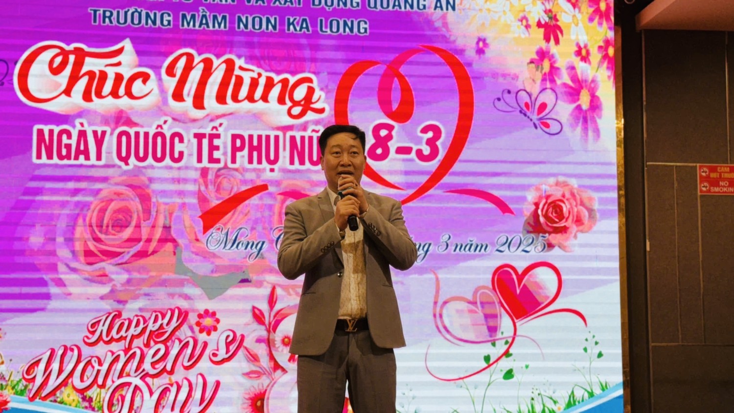 Đồng chí Nguyễn Hữu Tâm Chủ tịch HĐQT phát biểu chúc mừng tại buổi toạ đàm 