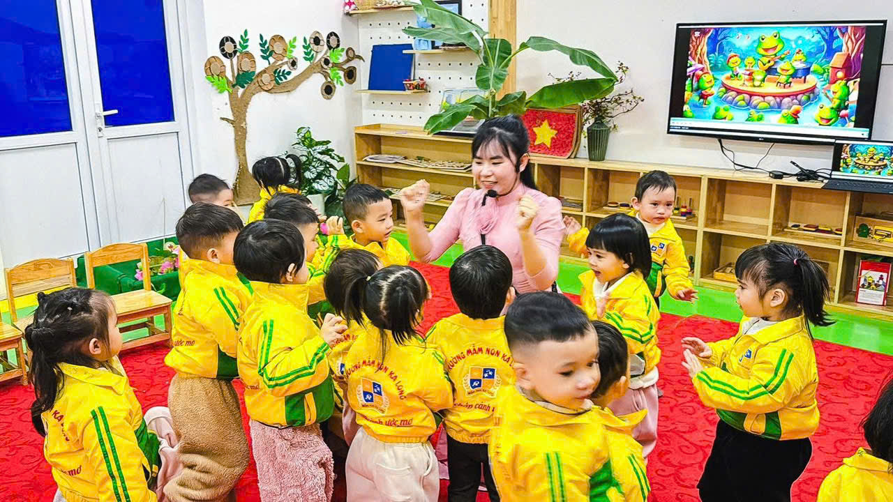 Cô giao lưu trr